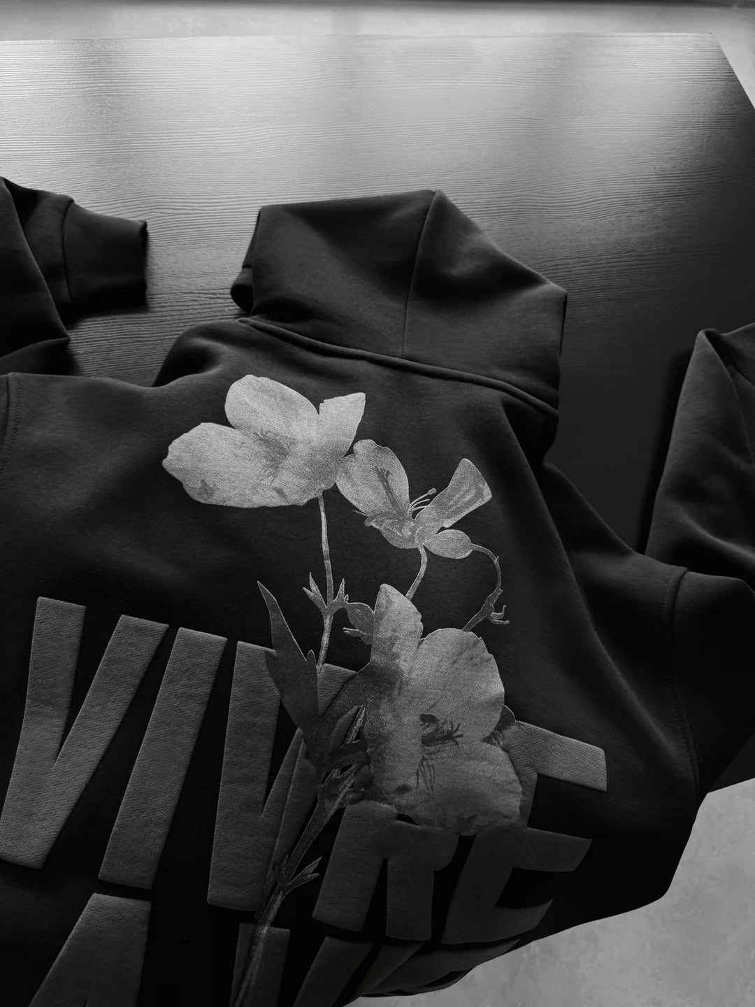Vivre La Vie Unisex Hoodie